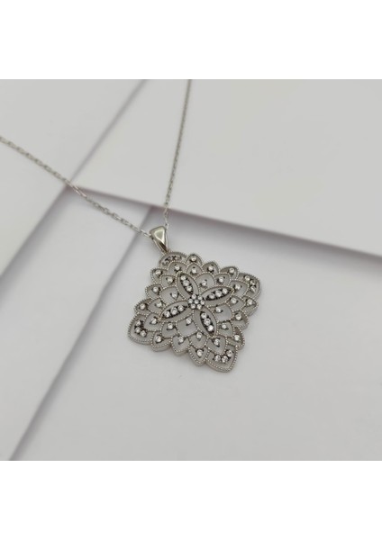 Gümüş Yaşam Çiçeği Zirkon Taşlı Kolye 925 Ayar