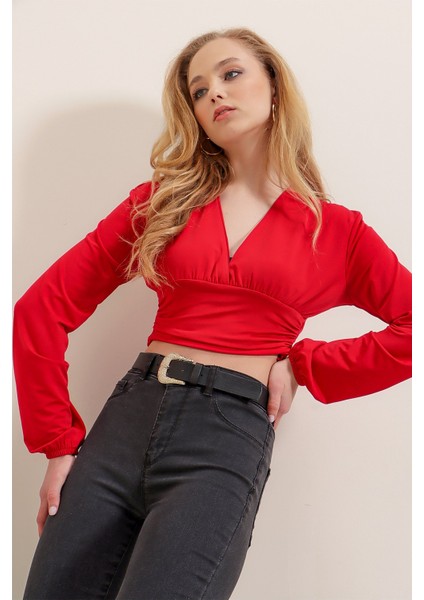 V Yaka Önü ve Beli Büzgülü Sandy Crop Bluz indirimleri