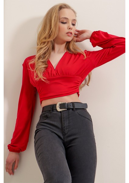V Yaka Önü ve Beli Büzgülü Sandy Crop Bluz