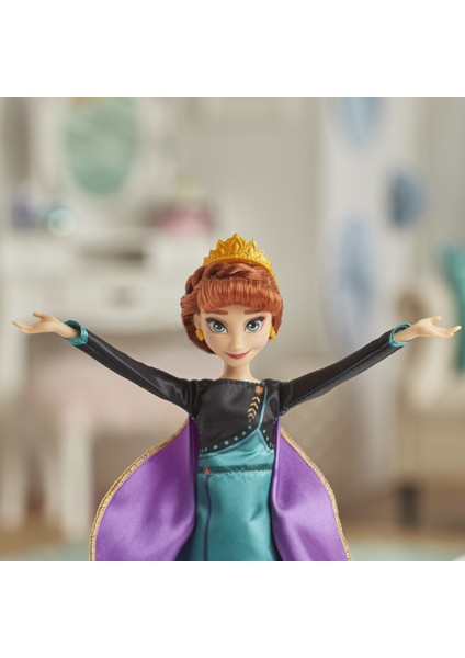 Disney Frozen 2 Şarkı Söyleyen Kraliçe Anna