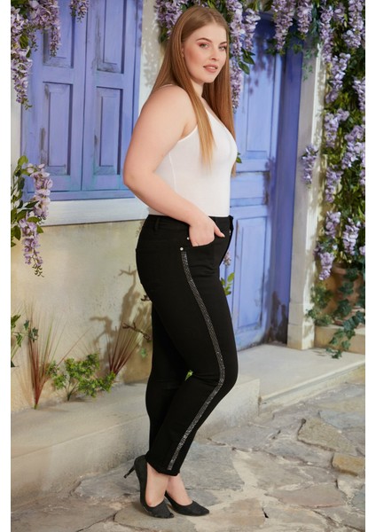 Yanları Taş Şerit Detaylı Büyük Beden Siyah Kot Pantolon modelleri