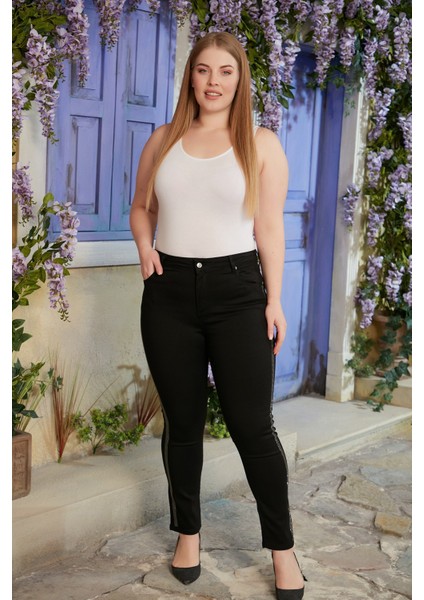 Yanları Taş Şerit Detaylı Büyük Beden Siyah Kot Pantolon fırsatları