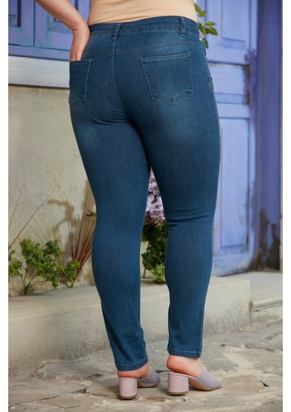 Yanları Taş Şerit Detaylı Büyük Beden Mavi Kot Pantolon indirimleri