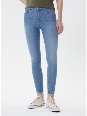 Lee Cooper Yüksek Bel Dar Kalıp Düz Mavi Kadın Denim Pantolon - 222 LCF 121002