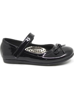 Zerhan 300 Kız Çocuk Siyah Rugan Fiyonklu Cırtlı Babet