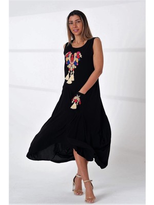 Keyifli Moda Kadın Siyah Sıfır Yaka Kalp Nakışlı Kolsuz Cepli Asimetrik Kesim Uzun Elbise