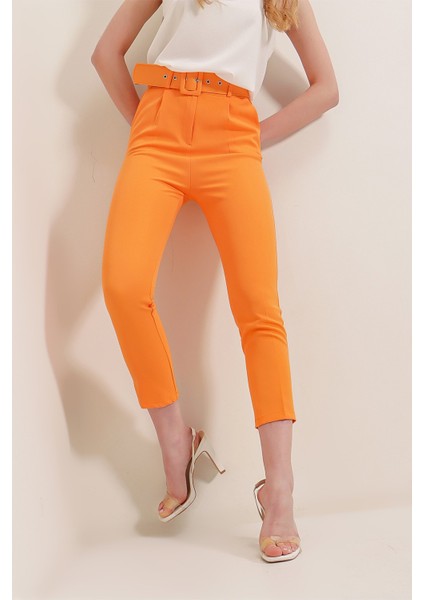 Havuç Kemerli Kumaş Pantolon indirimleri