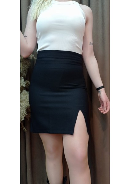 Kadın Siyah Yırtmaçlı Mini Etek modelleri