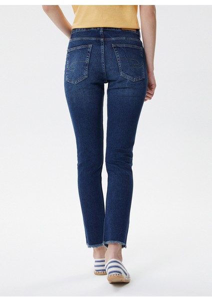 Yüksek Bel Dar Kalıp Düz Mavi Kadın Denim Pantolon - 222 LCF 121008