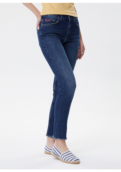 Yüksek Bel Dar Kalıp Düz Mavi Kadın Denim Pantolon - 222 LCF 121008