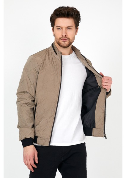 YENİ SEZON ERKEK KREM MEVSİMLİK TRİKO VE DERİ BİYE DETAYLI FERMUARLI İÇ CEPLİ MONT&CEKET fiyatları