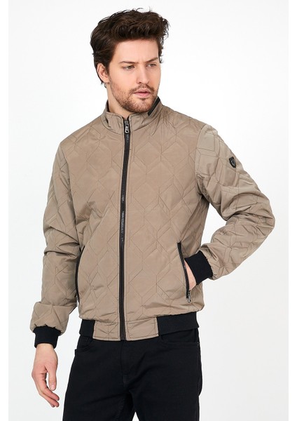 YENİ SEZON ERKEK KREM MEVSİMLİK TRİKO VE DERİ BİYE DETAYLI FERMUARLI İÇ CEPLİ MONT&CEKET fırsatları