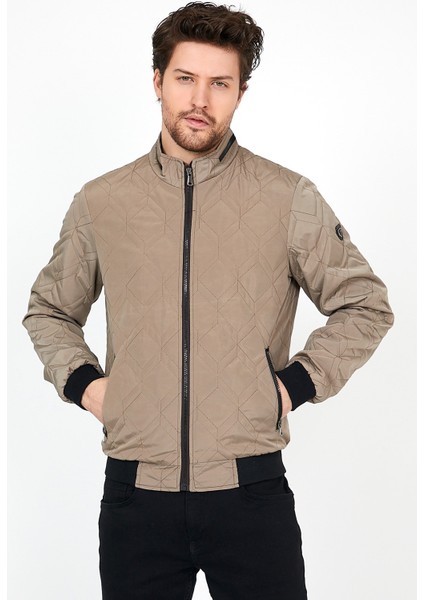 YENİ SEZON ERKEK KREM MEVSİMLİK TRİKO VE DERİ BİYE DETAYLI FERMUARLI İÇ CEPLİ MONT&CEKET indirimleri