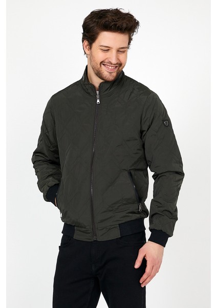 YENİ SEZON ERKEK YEŞİL MEVSİMLİK TRİKO VE DERİ BİYE DETAYLI FERMUARLI İÇ CEPLİ MONT&CEKET fırsatları
