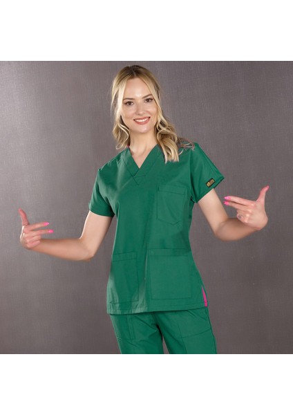 Avcı Yeşil Doktor Hemşire Forması Scrubs Dr Greys Likralı Takım (Esnek Kumaş) Yarasa Kol Hemşire Üniforması fiyatları