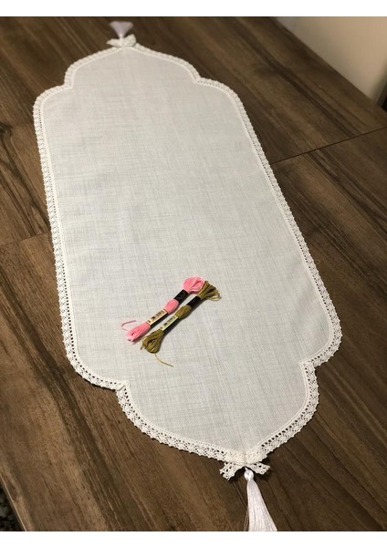 Linen Kumaş Püsküllü Runner