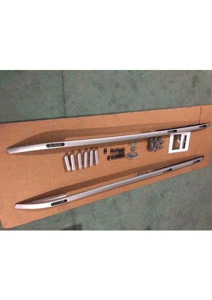 Land Rover Discovery 5 2017+ Tavan Çıtası (Gri)