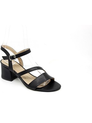 Zerhan C471 Kadın Siyah Renk Bantlı Alçak Topuklu Ayakkabı