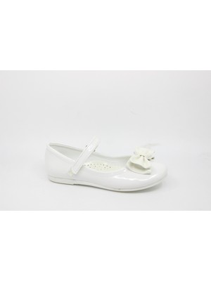 Zerhan 400 Kız Çocuk Beyaz Rugan Fiyonklu Cırtlı Babet