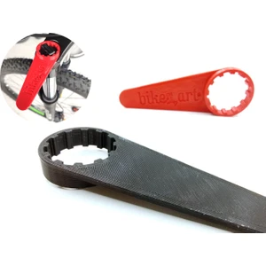 Bike And Art Sr Suntour Maşa Sökme Aparatı Plastik yapısı sayesinde maşayı ve çevresindeki parçaları çizmez veya aşındırmaz.