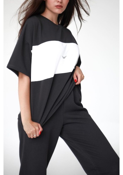 Mad Girls Siyah Nakışlı Tişört MG1421