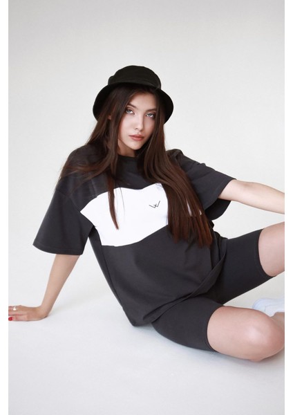 Mad Girls Siyah Nakışlı Tişört MG1421