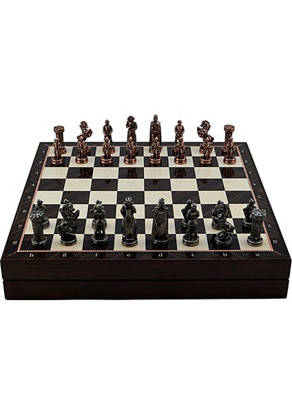 Gifthome Orta Boy Metal Ingiliz Satranç Takımı Antik ve Ceviz Desenli Sandıklı Mdf Tahtası (36X36X6 Cm.)