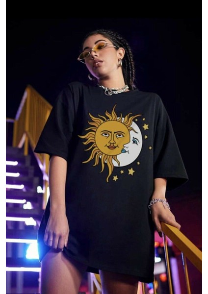 Unisex Evren Temalı Tasarım Tshirt