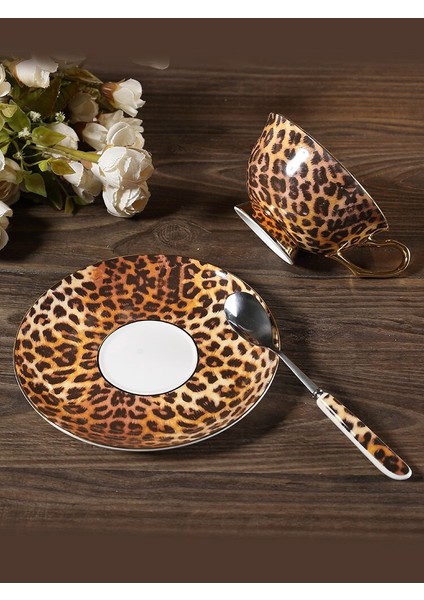 Klasik Leopar Desen Kemik Çin Kahve Fincanı Fincan Daire Ingilizce Stil Altın Jant Ikriyat Çayı Kahve Fincanı Set Kupası Daire Kaşık | Kahve Kupası ve tabak Setleri (Yurt Dışından) fırsatları