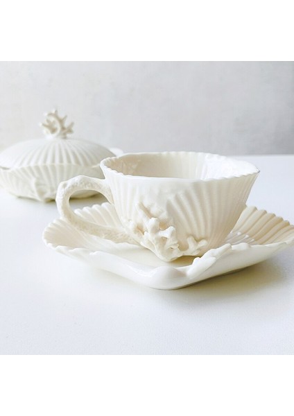 High End Mercan Kabuğu Kabartma Kahve Fincanı ve Tabağı Seramik Öğleden Sonra Çay Fincanı Yaratıcı Porselen Tazas De Cafe Bardak | Kahve Fincanı ve tabak Setleri (Yurt Dışından)
