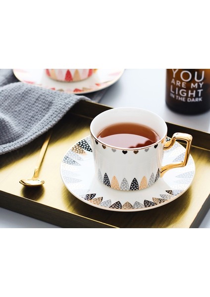 Basit Çift Kahve Fincanı Tabağı Seti Yaratıcı Çiçek Çay Kupası Altın Jant Seramik Çay Bardağı Evin Ikrandalı Çay Kaşıkla | Teacup tabak Setleri (Yurt Dışından)