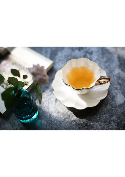Zarif Çiçek Kemik Çini Çay Bardağı Tabağı Kaşık Seti 180 ml Seramik Çay Fincanı Beyaz Porselen Kahve Fincanı Çay Seti Cafe Espresso Kupası | Kupalar ve tabaklar (Yurt Dışından)