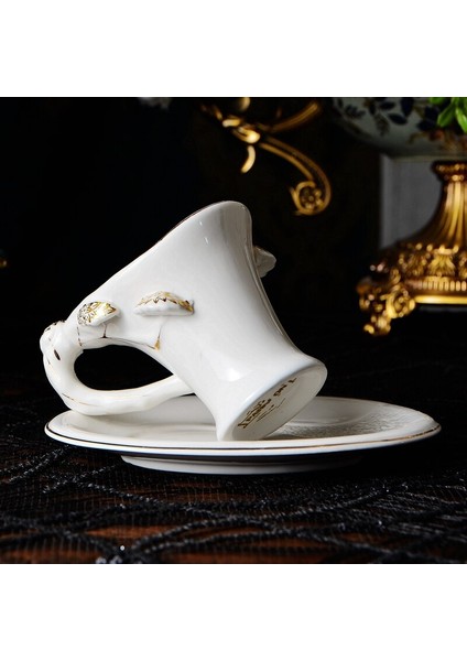 Retro Yaratıcı Seramik Kahve Fincanı Set Beyaz Kullanımlık Kupası ve Tabağı Seti Porselen Mutfak Aksesuarları | Kupalar ve tabaklar (Yurt Dışından) modelleri