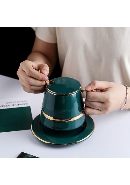 Seramik Kahve Fincanı Avrupa Lüks Kaşık ile Set Hediye Kutusu Seti Kupa Süt Çay Kahve Hediyesi Yeşil Içecek Şişesi 450 ml | Kahve Kupası ve tabak Setleri (Yurt Dışından)
