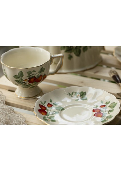 Retro Seramik Kahve Kupaları Türk Avrupa Yaratıcı Yüksek Kaliteli Öğleden Sonra Çay Büro Kupası Kullanımlık Porselen Ev Drinkware | Kahve Kupası ve tabak Setleri (Yurt Dışından) fırsatları
