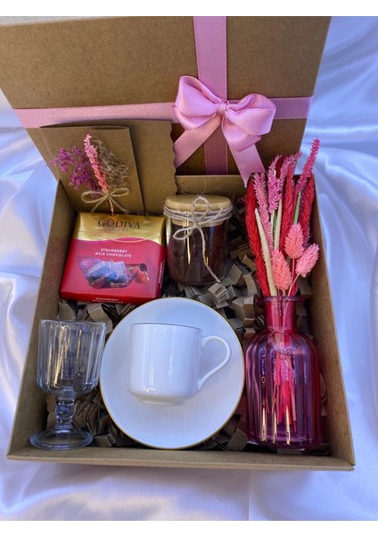 Kahve Sunumum Kadın Özel Gün Hediye Kutusu