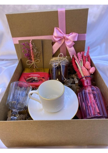 Kahve Sunumum Kadın Özel Gün Hediye Kutusu modelleri