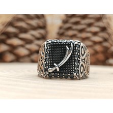 Gümüş Erkek Yüzük Zülfikar Figürlü Nano Taş Süslemeli