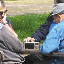 Fm Radyo Tam Bantlı Müzik Çalar LED Ekran ile Radyo Hoparlör Yaratıcı Hediye Altın