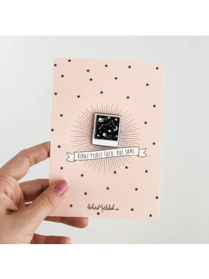 Bikutumutluluk Polaroid Gökyüzü Galaksi Rozet ve Biraz Yıldız Tozu Bol Şans Motto Kartı