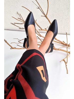 Pabuchh Lorente Kadın Deri Arka Bant Detay Siyah Alçak Topuklu Ayakkabı Siyah