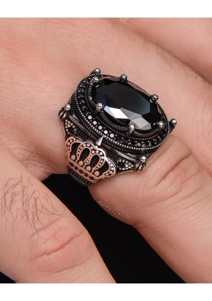 Gümüş Erkek Yüzük Siyah Zirkon Taşlı Kral Taç Motifli modelleri