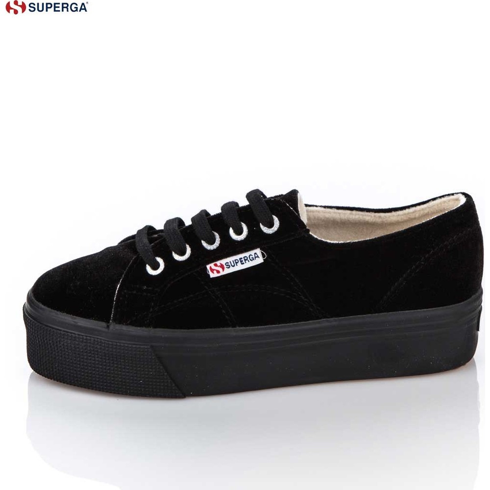 siyah superga