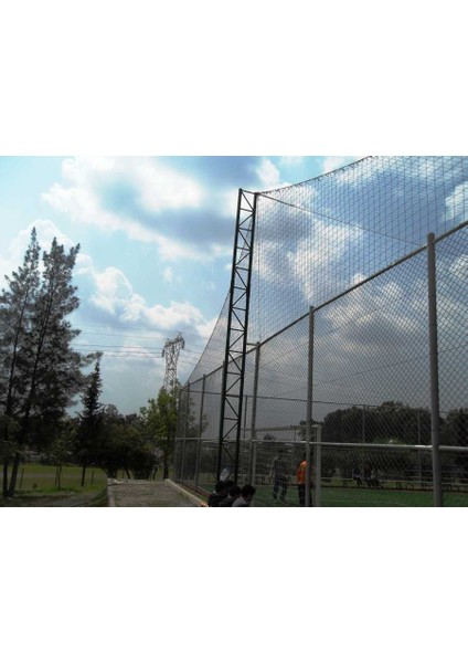 Beşik Çatı Üst Kapama- Tavan Ağları Halı Saha Ve Spor Tesisleri İçin