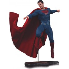 DC Collectibles Batman vs Superman: Dawn of Justice Superman Statue