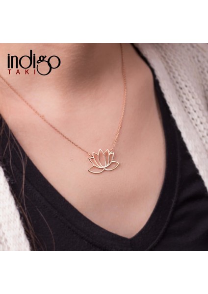 Sade Lotus Çiçeği Gümüş Kolye fırsatları