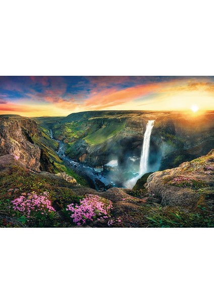 27091 İzlanda Haifoss Şelalesi 2000 Parça Puzzle
