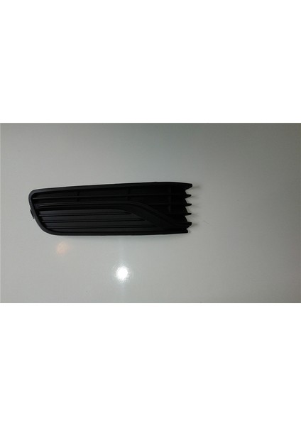 Volkswagen Polo 2015> Tampon Izgarası Sissiz Sağ Nikelajsız