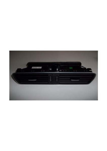 Volkswagen Passat 2010>>> Ön Göğüs Orta Havalandırma