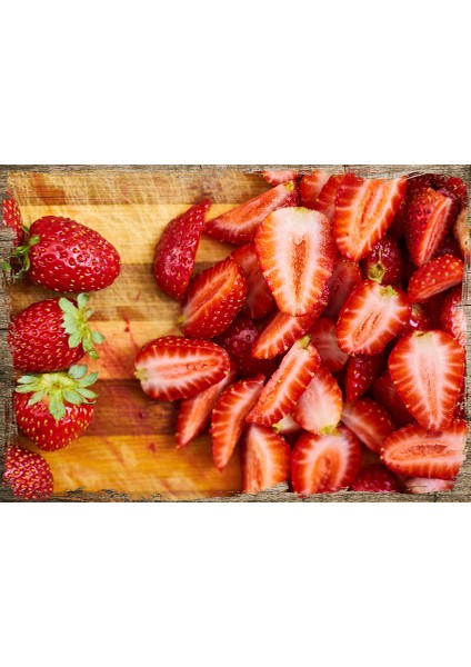 Ahşap Tablo Çilek Salatası